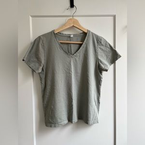Uniqlo sage green v-neck t-shirt size small